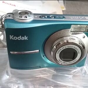 Kodak EasyShare C813 8.2MP 3X OPT (Teal)
